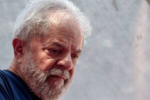 Em jogo de empurra, STF e STJ evitam julgar pedido de liberdade de Lula