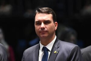 STF suspende investigação contra Flávio Bolsonaro