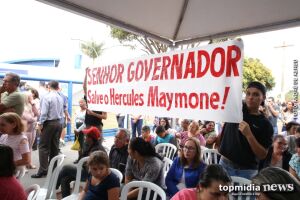 Estudantes protestam contra mudanças em escola de Campo Grande