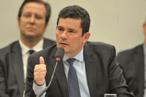 Preso em operação disse ter visto mensagens de autoridades em celular de amigo
