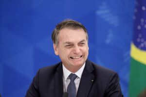 'É barra pesada ser empresário no Brasil', afirma Bolsonaro sobre direitos trabalhistas
