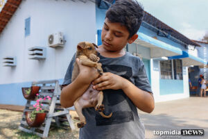 Após perder seu cachorro, Gustavo foi a feira do CCZ em busca de um novo amigo