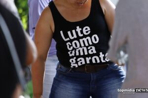 Com forcinha de Rose, Bolsonaro sanciona lei que obriga agressores de mulheres a pagar SUS
