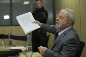 MPF de Curitiba pede à Justiça que Lula cumpra pena no regime semiaberto