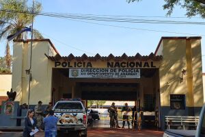 Mais de 20 policiais são presos suspeitos de proteger o narcotráfico na fronteira com MS