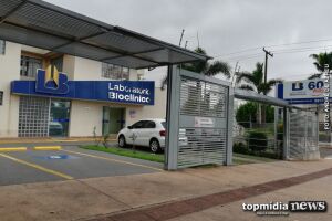 Funcionário chega para trabalhar e encontra portas arrombadas e televisão furtada em laboratório