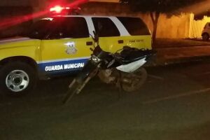 Bêbado, homem cai de moto e acaba preso em Dourados