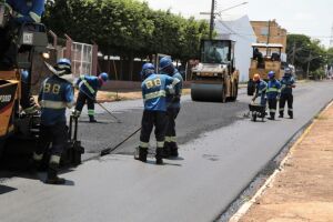 Prefeitura começa 3ª frente de recapeamento na Hélio de Castro Maia