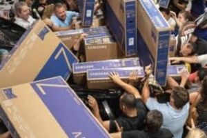 QUE BELEZA: a cada dez brasileiros, oito pretendem fazer compras na Black Friday