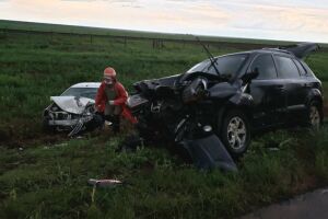 Motorista morre após outro tentar ultrapassagem e causar acidente na BR-359