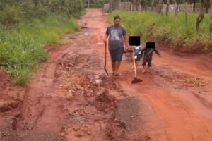 Após chuvas, lamaçal toma conta de estradas na Chácara dos Poderes