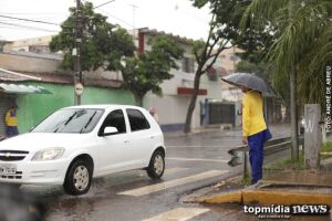 Pancadas de chuva voltam pela tarde e deixam terça-feira mais 'fresquinha' em Campo Grande