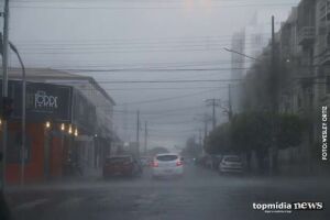 Chuva derruba temperatura em 6 graus e terça-feira será 'bem geladinha' em Campo Grande