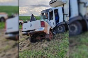 Acidente entre caminhão e caminhonete mata um e deixa feridos na BR-060