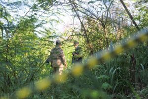 Corpo de homem é encontrado em terreno baldio com sinais de espancamento