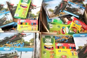 Prefeitura vai distribuir 100 mil kits escolares em Campo Grande