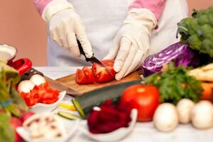 GRATUITO: vigilância sanitária abre inscrições para curso de manipulação de alimentos