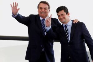 Bolsonaro faz 1ª reunião com Moro após crise sobre ministério