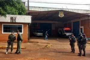 Bloqueio na frente de Presídio realizou transferência de presos em Campo Grande