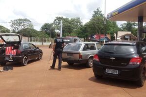 Polícia prende grupo com carro recheado de maconha em Dourados