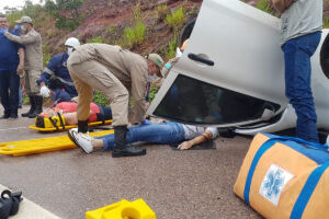 Secretária de educação de Alcinópolis e mais dois ficam feridos em acidente na BR-359