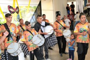 CLIMA DE FESTA: Praça dos Imigrantes recebe grito de Carnaval e baile de marchinhas