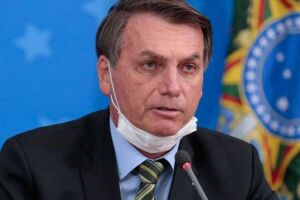 Bolsonaro autoriza suspensão de contrato de trabalho por 4 meses durante pandemia