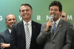 Pronunciamento de Bolsonaro sobre 'gripezinha' foi acordado com ministro Mandetta