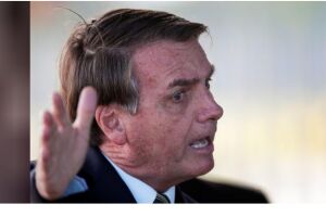 Acostumado a ser estrela, Bolsonaro fica surpreso ao ser deixado por repórteres