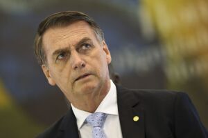 VOLTOU ATRÁS: Bolsonaro diz que revogou trecho da MP que previa suspensão de contratos por 4 meses