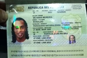 ROLÊ ALEATÓRIO: Ronaldinho Gaúcho é detido com passaporte falso