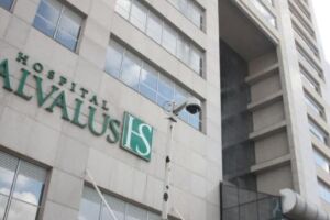 Médico é esfaqueado por marido de paciente