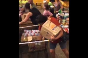 Idosa 'dá barraco' e impede casal de comprar álcool em grande quantidade no DF (vídeo)