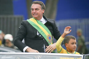 Bolsonaro comemora venda de 35 imóveis em Mato Grosso do Sul e mais 3 estados