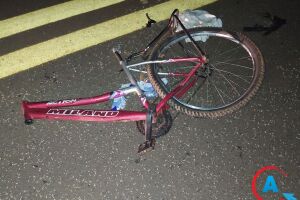 Ciclista é atropelado, arrastado e morre em rodovia