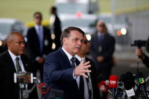 Bolsonaro desabafa: 'espero que essa quarentena termine ainda esta semana'