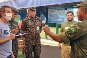 AÇÃO DE GUERRA: Exército e Marinha descontaminam feiras de Campo Grande