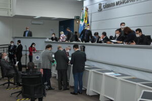 Câmara aprova planos de cargos e carreiras para profissionais da saúde em Campo Grande