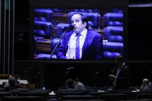 Rodrigo Maia rejeita usar fundo eleitoral no combate ao coronavírus