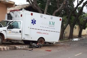 Motorista de ambulância atropela e mata motociclista em deslocamento emergencial