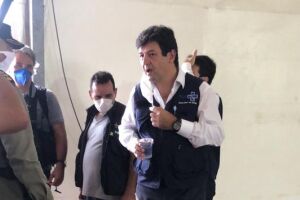 Mandetta diz que governo federal vai construir hospital de campanha em Manaus