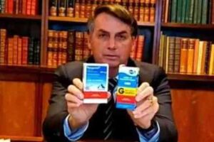 'Quem é de direita toma cloroquina, quem é de esquerda, tubaína', diz Bolsonaro