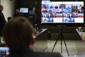 Bolsonaro marca videoconferência com governadores para discutir socorro a estados