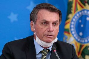 Bolsonaro admite que falou 'PF' na reunião