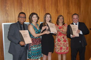Presidente da Fenafisco, Charles Alcantara, Gigliola, Silvia, Lidia, e auditor da Sefaz-MS Ronaldo Vielmo