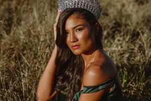 'A cara de MS': com traços indígenas e orientais, Dandara Queiroz é eleita Miss MS 2020