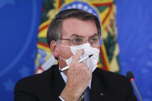 Bolsonaro tem reprovação de 44% em pesquisa da Datafolha
