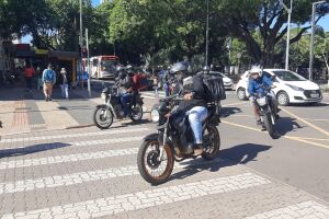 VÍDEO: motoboys de APPs fazem protesto por melhorias nas condições de trabalho