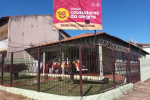 Bazar é realizado para ajudar famílias desempregadas na pandemia em Campo Grande