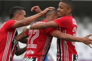 Campeonato Paulista: São Paulo vence Guarani e ajuda Corinthians a classificar